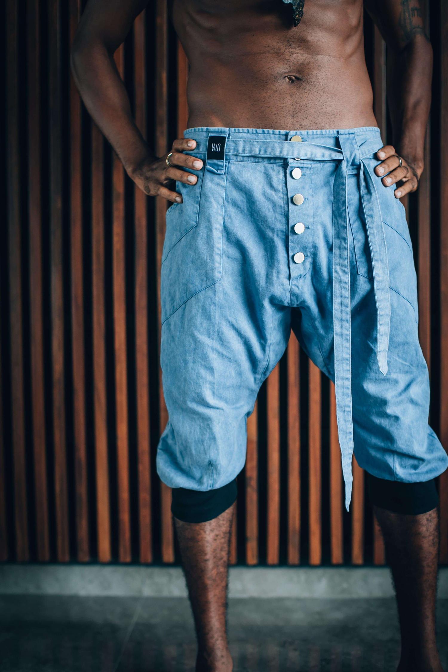 VALO Design Clothing Capris KIVI CAPRI – Crafted from high-quality 100% cotton tipis with a stonewashed effect for a unique look and superior softness