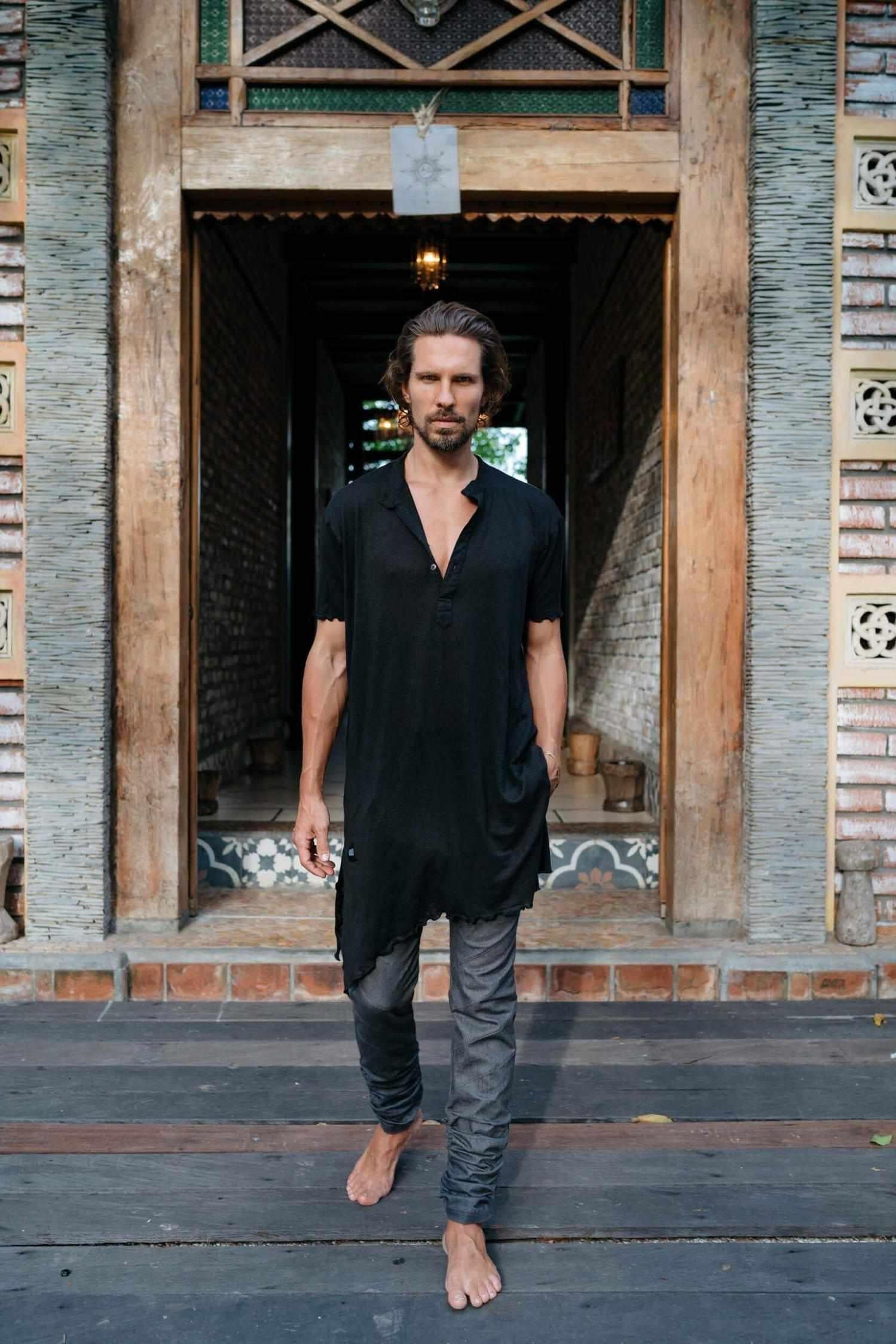 VALO Design Clothing One Size / Black KURTAN - Bamboo oversize tee with top button up and asymmetric side cuts