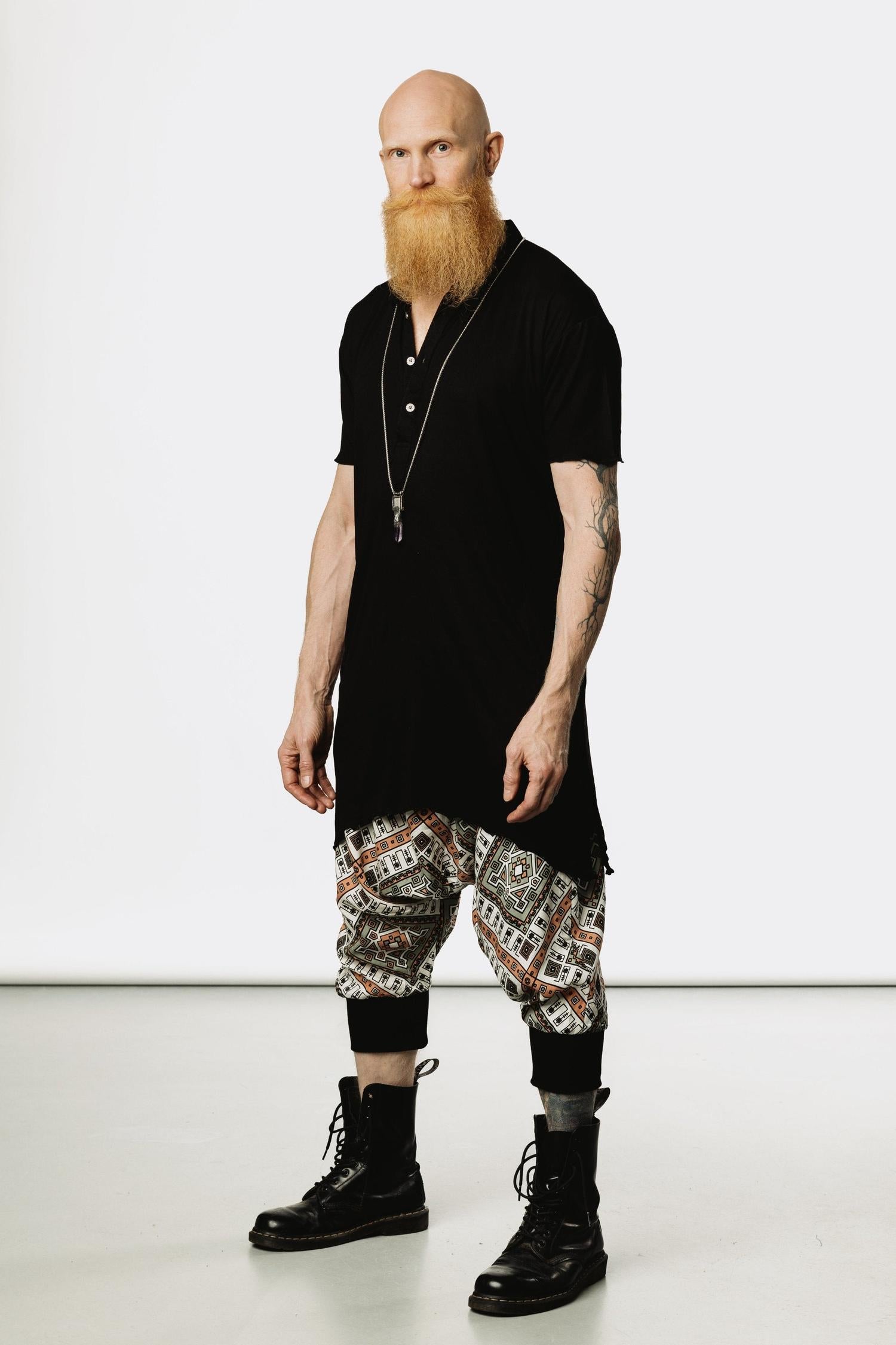 VALO Design Clothing KURTAN - Bamboo oversize tee with top button up and asymmetric side cuts