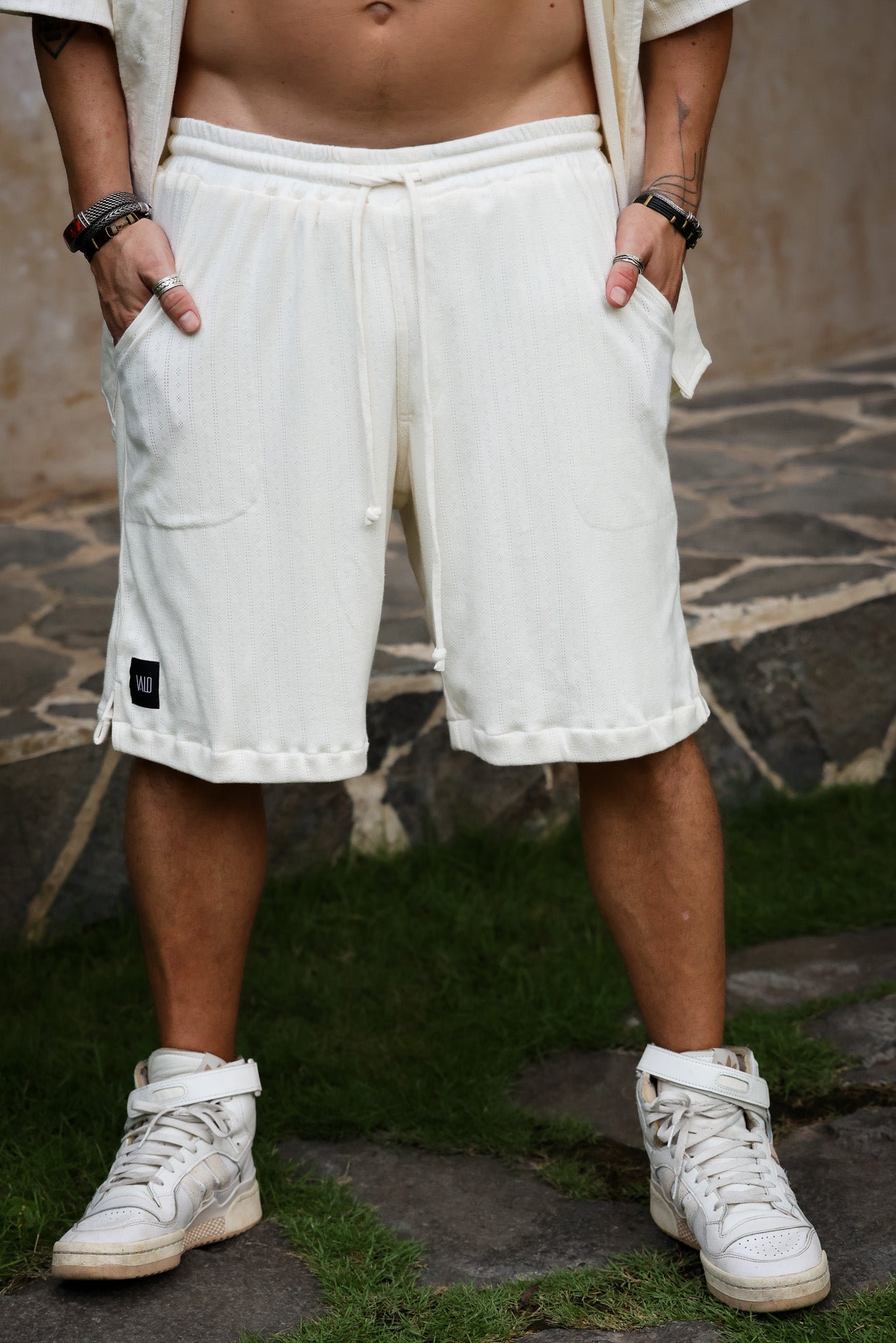VALO Design Shorts LOMA – Crafted from 100% premium, ultra-soft Tokyo cotton. The perfect choice for warm weather comfort and effortless style.