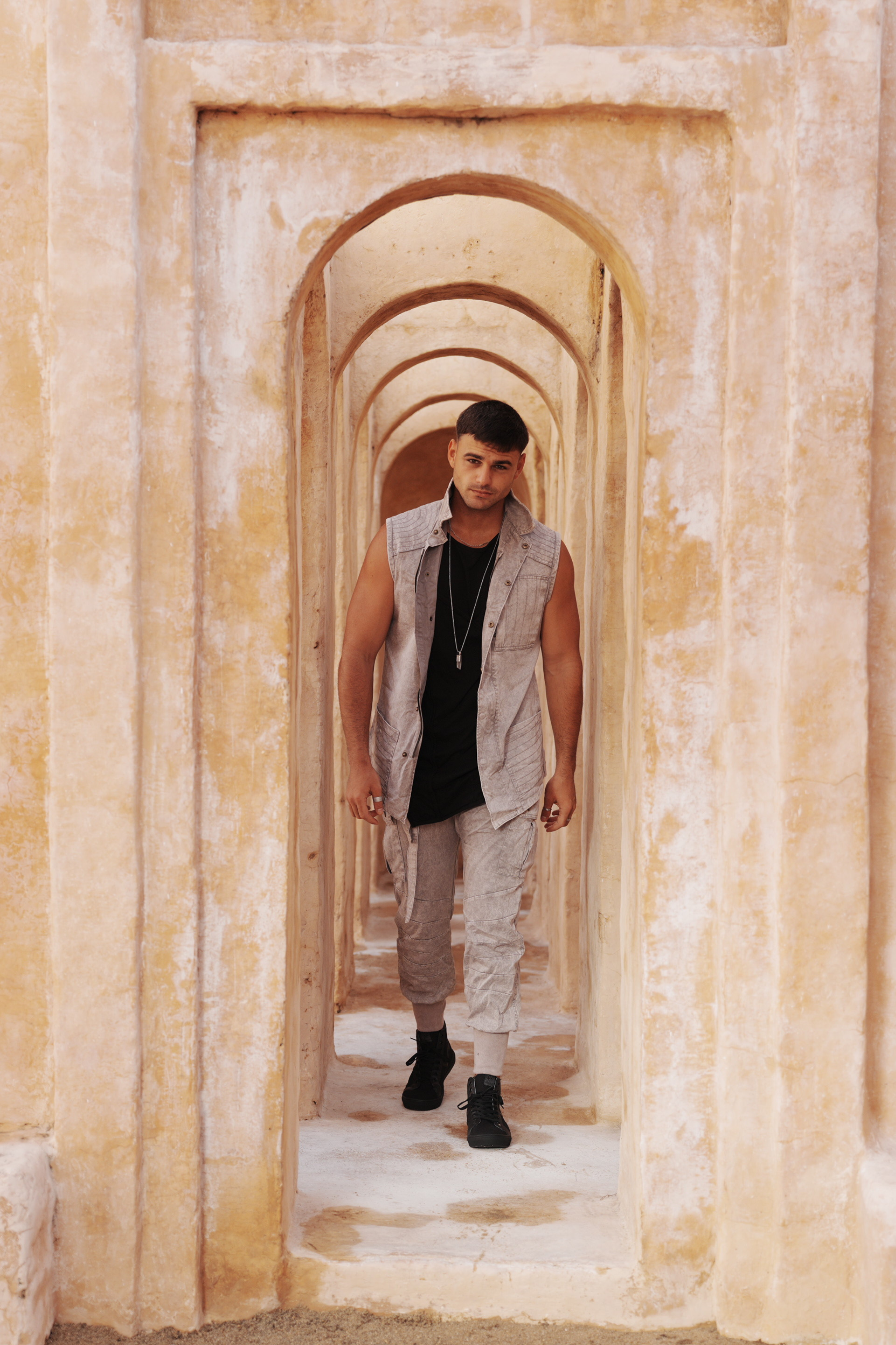 VALO Design Renegae Vest Khaki