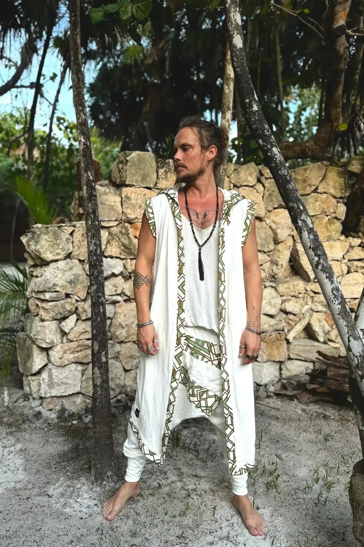 Taika Warrior Outfit White Geometric