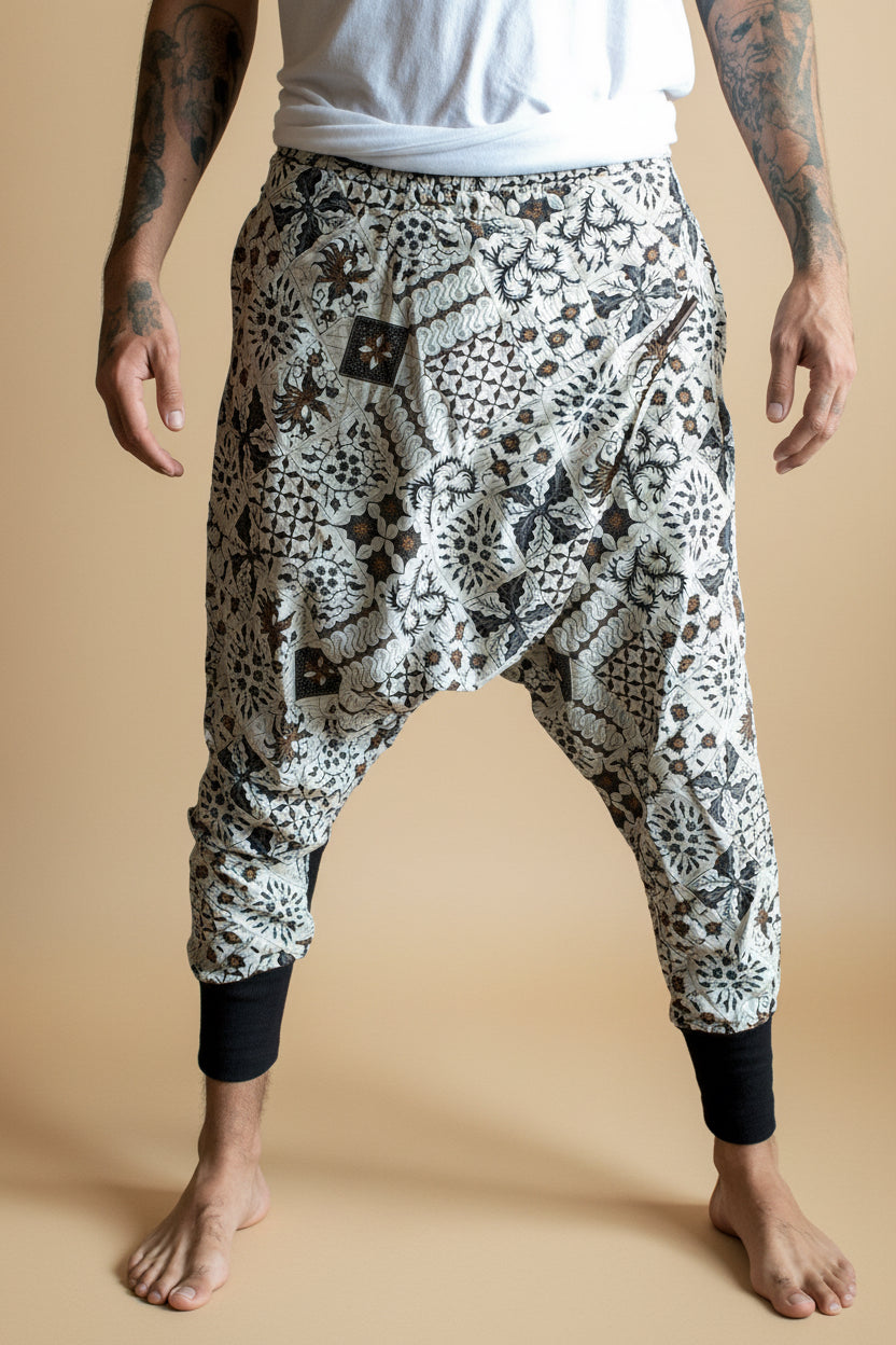 VALO Design  BALI SPIRIT NINJA White Batik - Comfortable & stylish cotton print harem pants