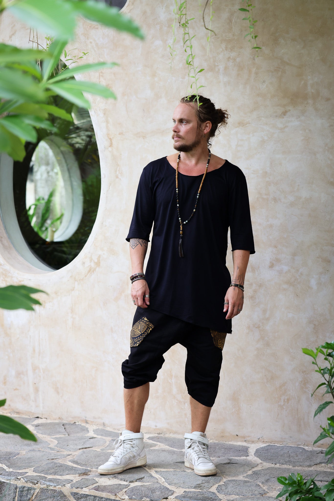VALO Design Shirt HIHA TEE - A perfect slim fit oversize 3/4 Sleeve Round-Neck Tee shirt is a combination of quality eco lux bamboo fabric and stylish diagonal cut. 