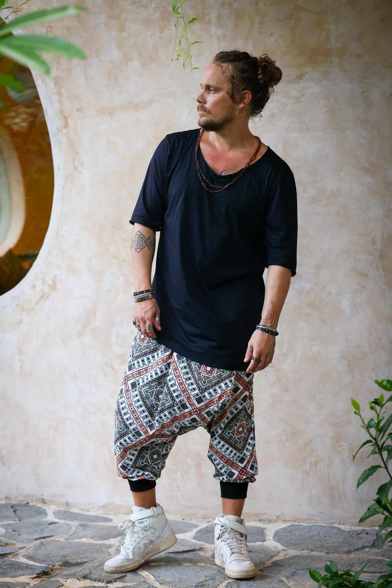 VALO Design Shirt HIHA TEE - A perfect slim fit oversize 3/4 Sleeve Round-Neck Tee shirt is a combination of quality eco lux bamboo fabric and stylish diagonal cut. 