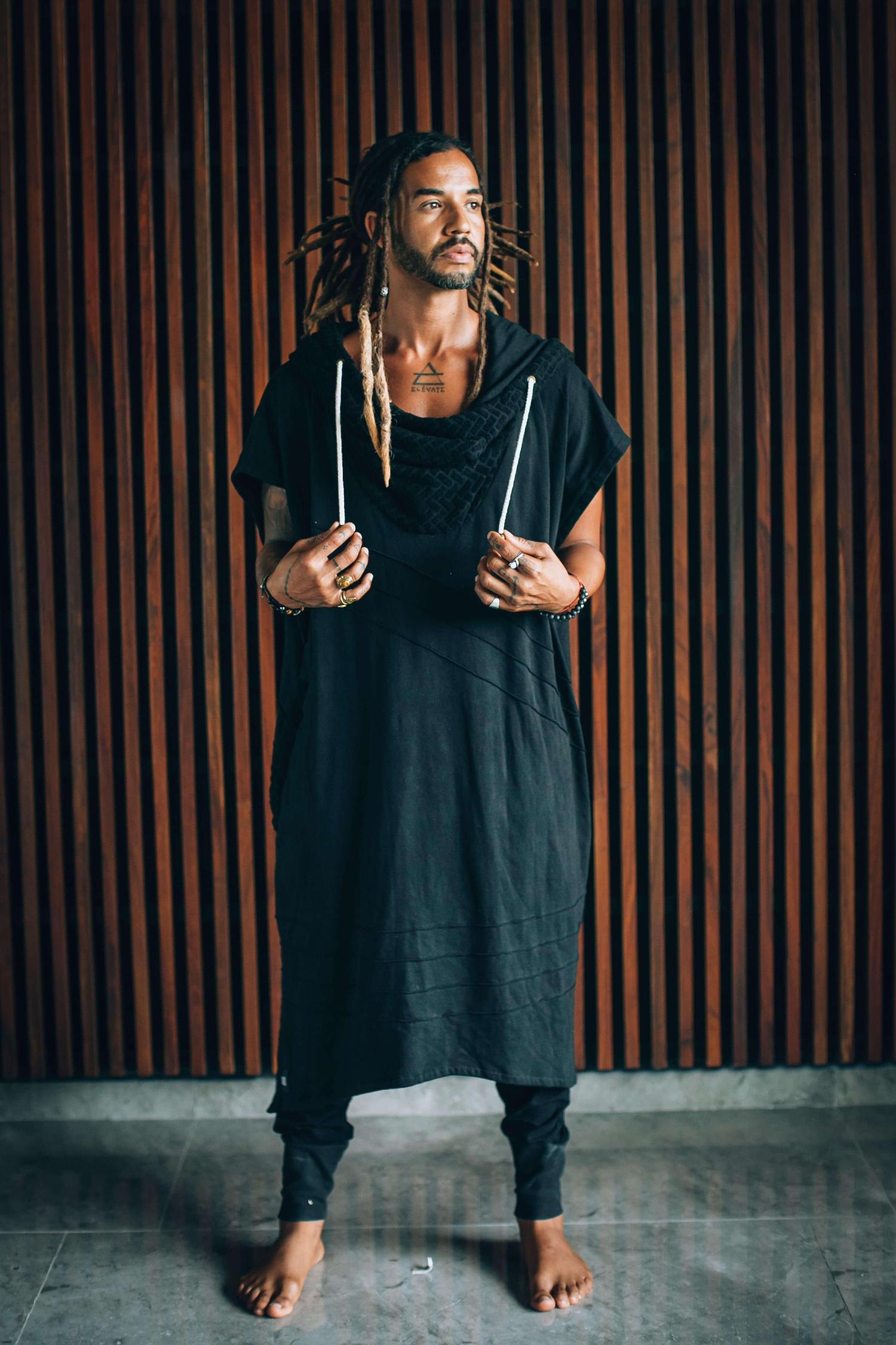 VALO Design Hoodies ONSEN - Inspired by Japanese aesthetics, our new hooded poncho robe kaftan ONSEN is made from 100% Terry Cotton, durable and smooth natural material